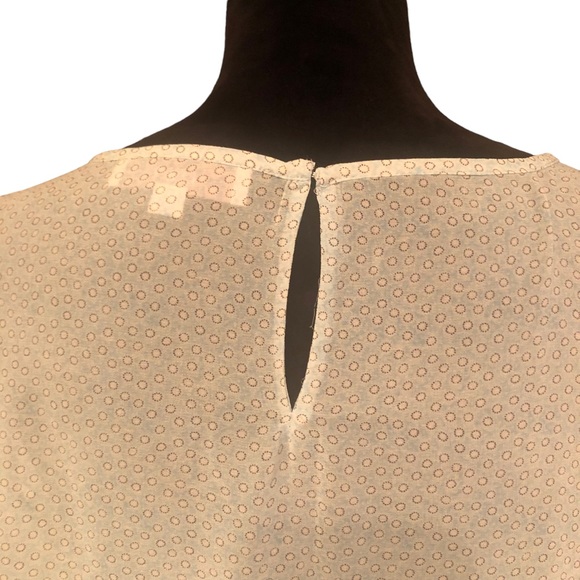 Ann Taylor Loft Printed Ruffled Blouse size Medium - Picture 6 of 10